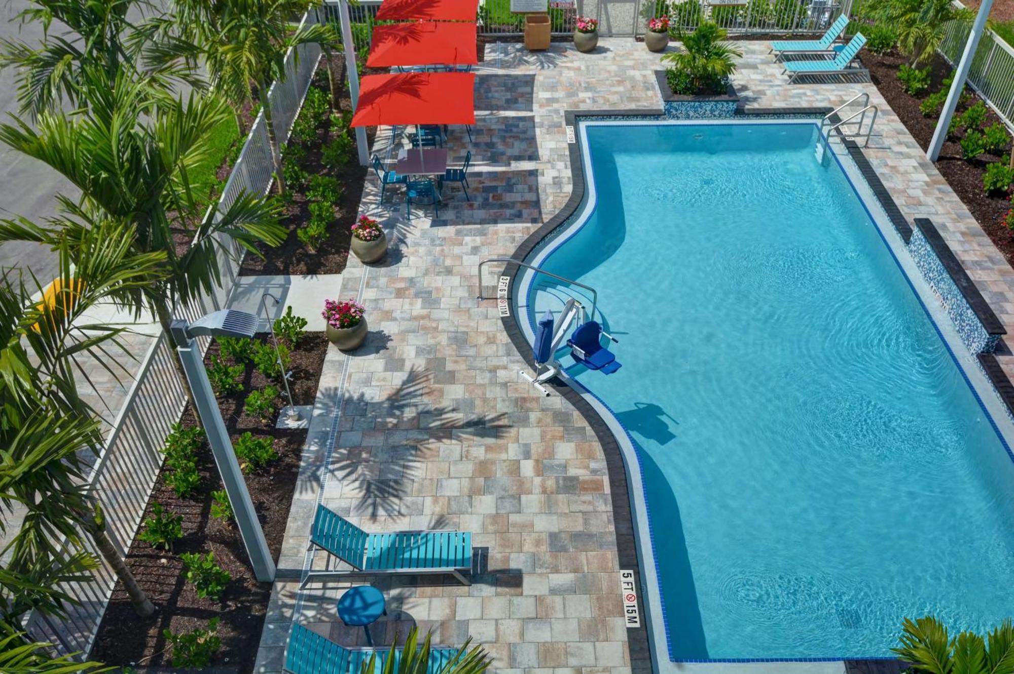 Home2 Suites By Hilton Naples I-75 Pine Ridge Road Exterior photo