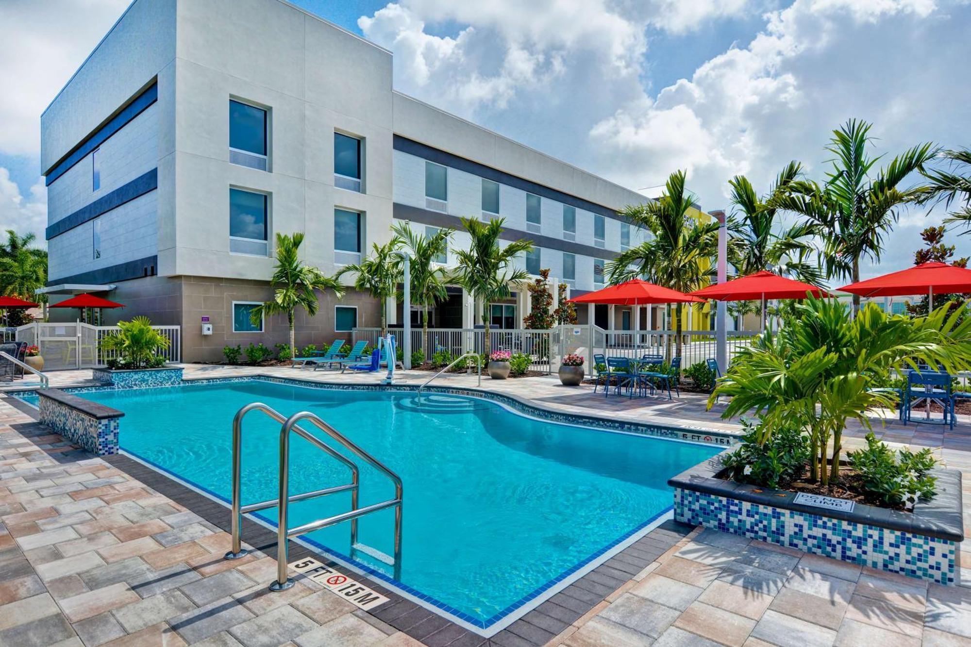 Home2 Suites By Hilton Naples I-75 Pine Ridge Road Exterior photo