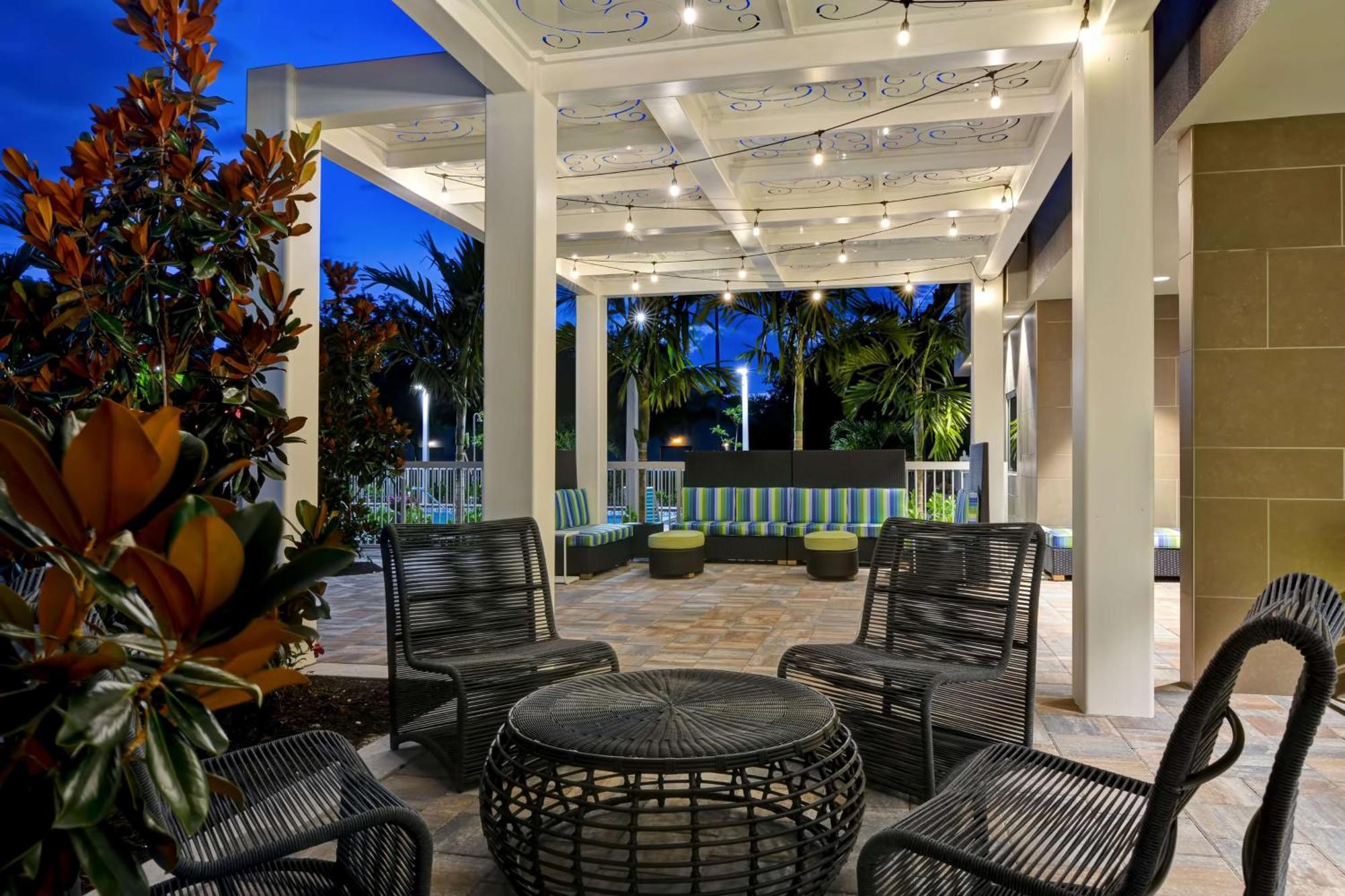 Home2 Suites By Hilton Naples I-75 Pine Ridge Road Exterior photo