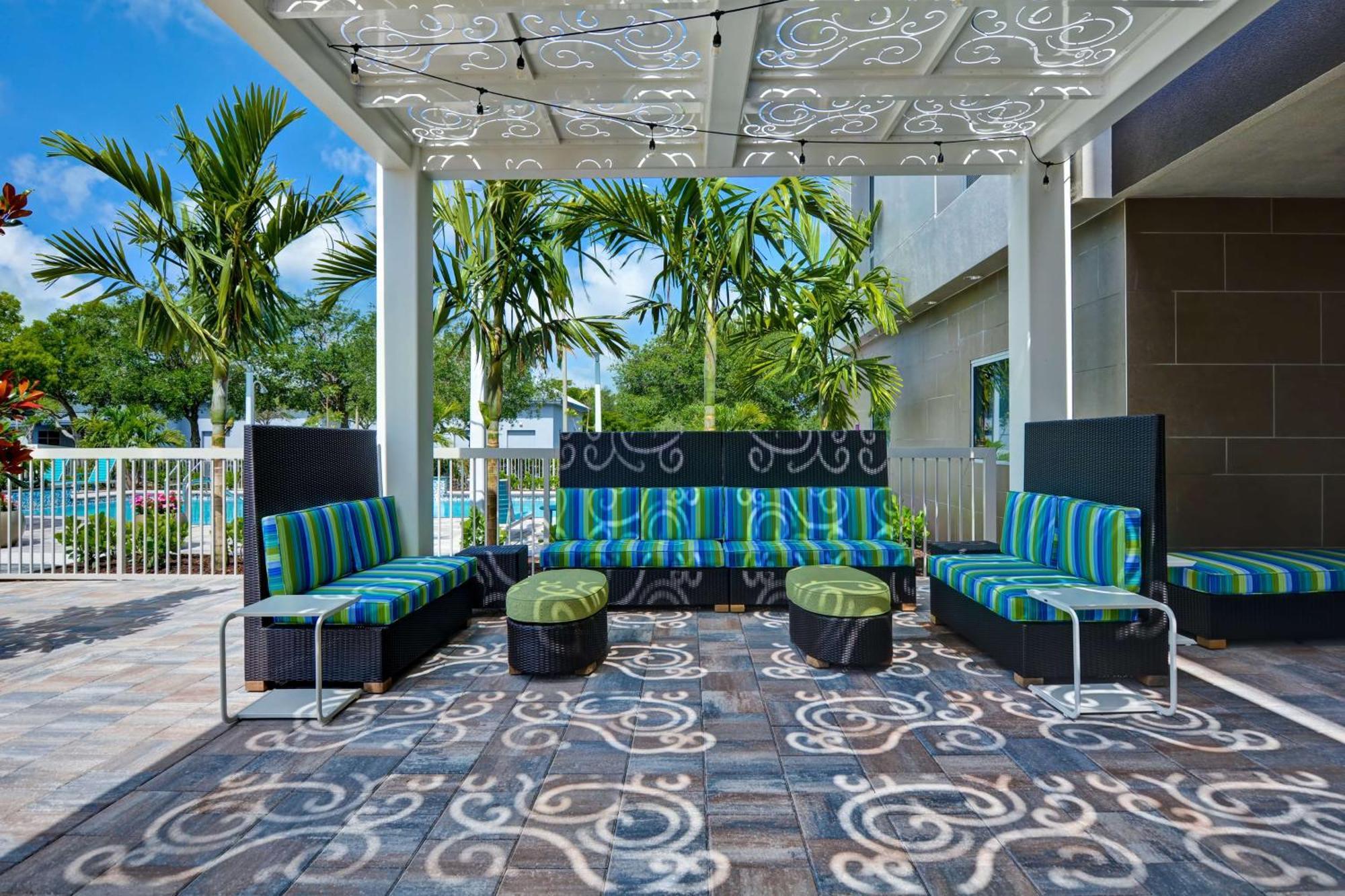Home2 Suites By Hilton Naples I-75 Pine Ridge Road Exterior photo